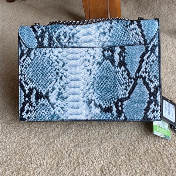 NWT Badgley Mischka Snakeskin Vegan Leather Bag. - Picture 4 of 8